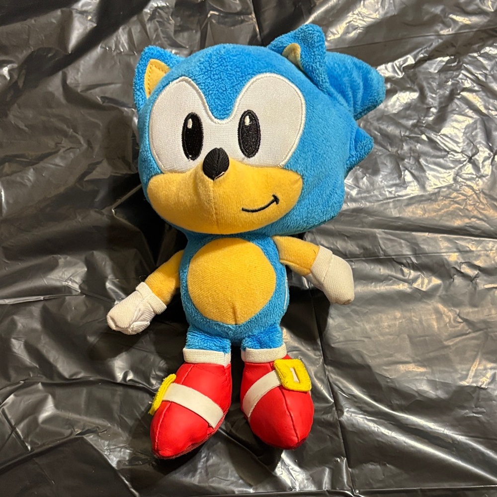 Sonic plushy